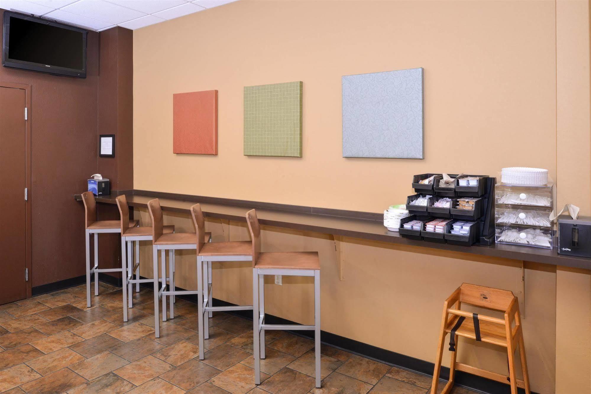 Americas Best Value Inn - Campus View Eau Claire Exterior photo